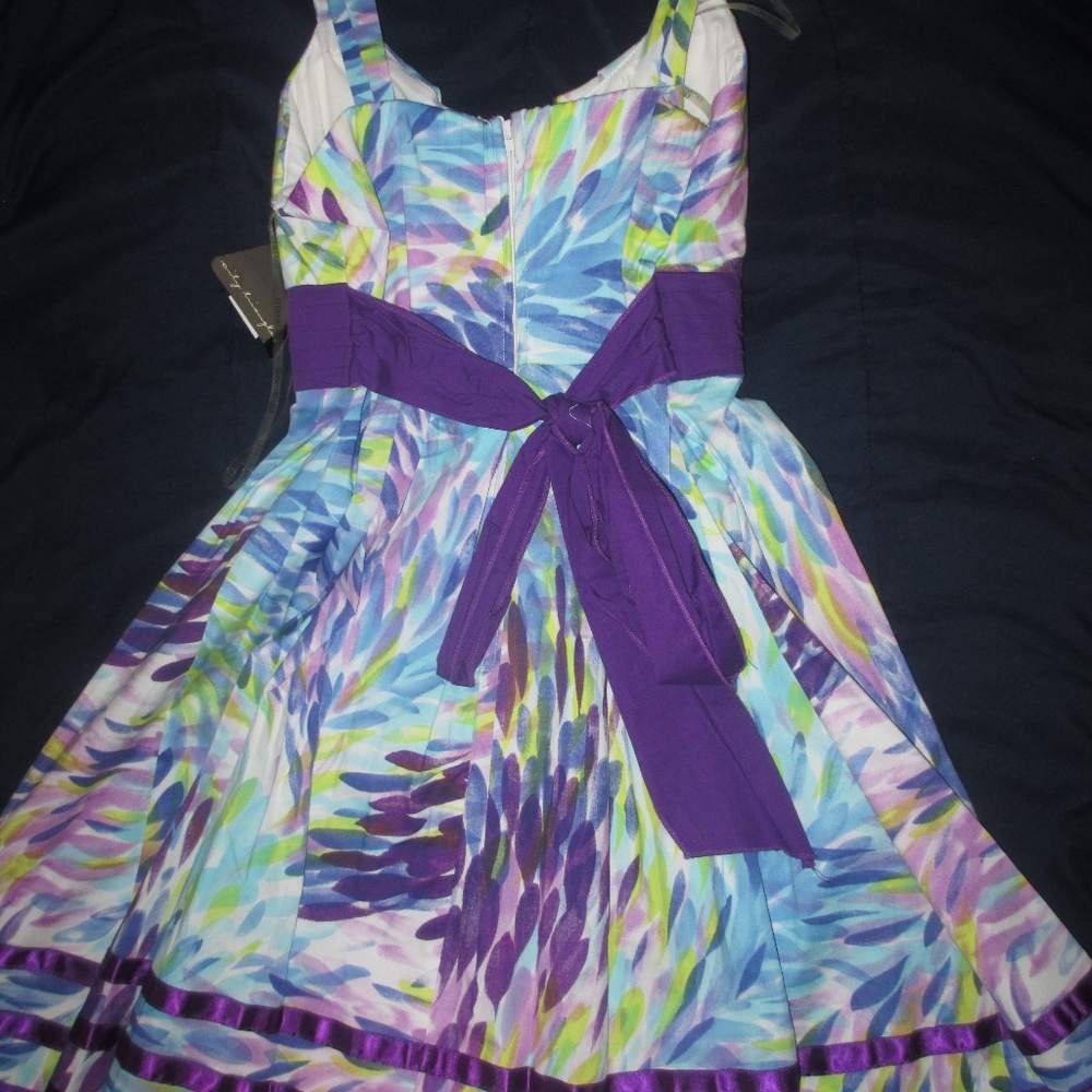 Floral Spring Dress - Picture 4 of 7